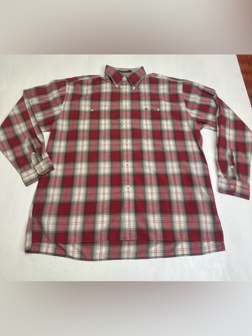 Vintage Tommy Hilfiger Red Plaid Button Down Shirt XL Cotton Classic Fit - Picture 3 of 10